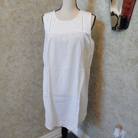 Artisan NY NWOT Nightgown - Picture 1 of 4